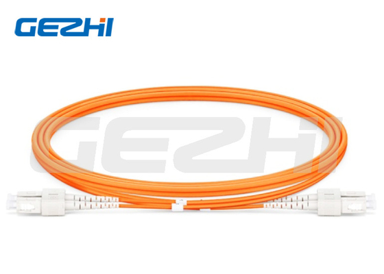 Duplex glasvezel-patchcord met SC-UPC-connectoren voor snelle netwerkcommunicatie